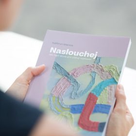 Naslouchej – Jak najít slova pro citlivý rozhovor